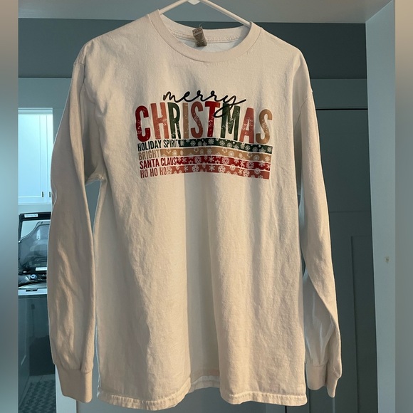 Gildan Merry Christmas Top - Picture 1 of 2